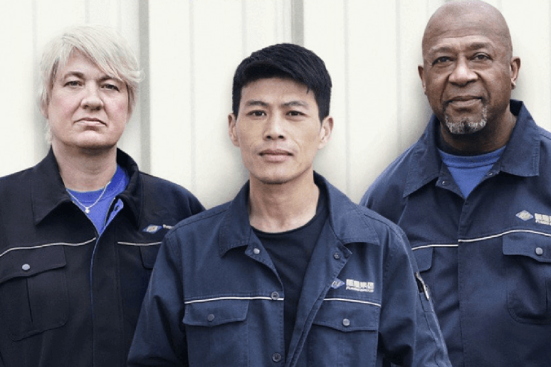 O document&aacute;rio &ldquo;Ind&uacute;stria Americana&rdquo; retrata o choque ideol&oacute;gico entre China e Estados Unidos e o valor do trabalho 