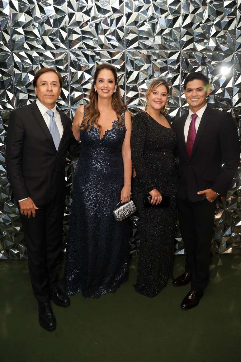 Tom Cavalcante, his wife Patricia, his daughter Maria and his son -law Cristiano Tom Cavalcante, his wife Patricia, his daughter Maria and his son -law Cristiano