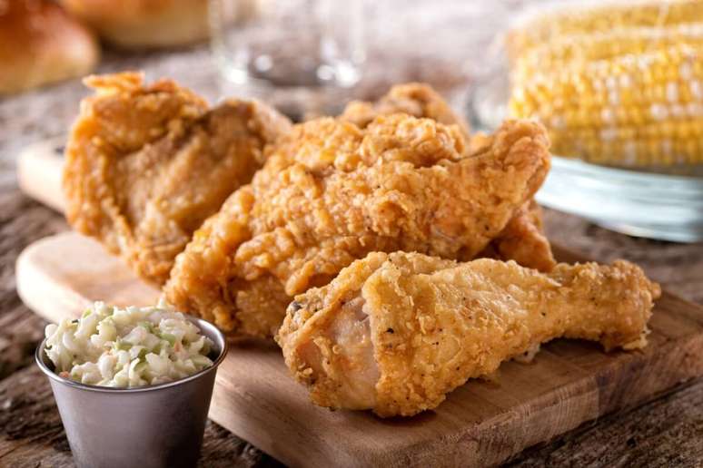 Casting of breaded chicken Casting of breaded chicken