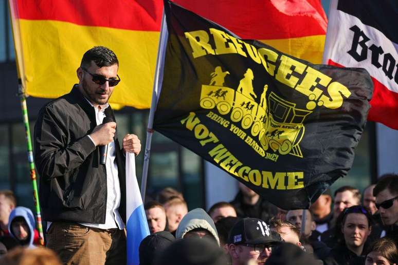 Servi&ccedil;o dom&eacute;stico de intelig&ecirc;ncia afirma que sigla recha&ccedil;a cidad&atilde;os de origem estrangeira