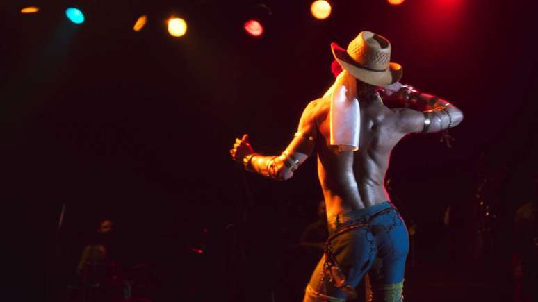 Jesu&iacute;ta Barbosa como Ney Matogrosso em Homem com H (Divulga&ccedil;&atilde;o/Paris Filmes)