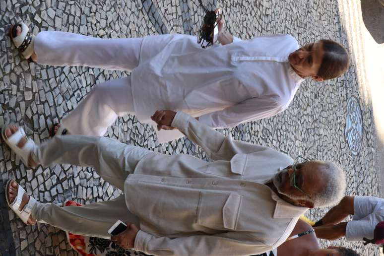 Dissemination: Rogério Fidalgo Abelhas Agnews Dissemination: Rogério Fidalgo Abelhas Agnews