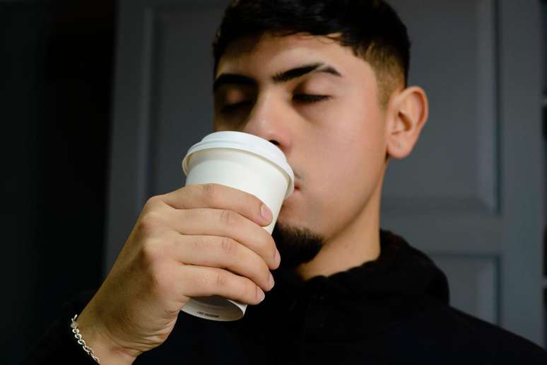 Studies suggest that caffeine can make football retention difficult Studies suggest that caffeine can make football retention difficult