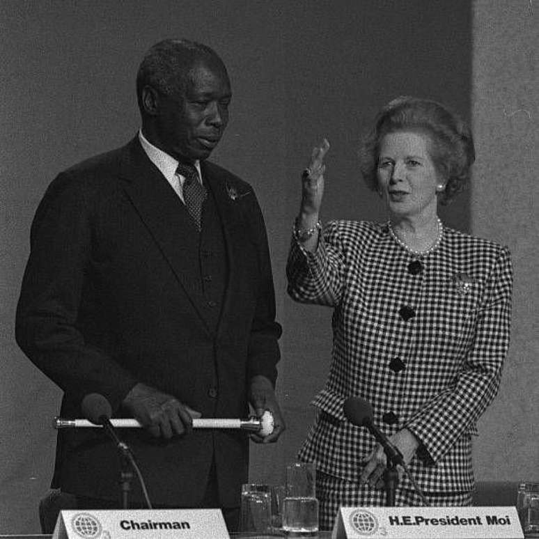 Margaret Thatcher com o presidente queniano Daniel Arap Moi em uma cúpula sobre ozônio em 1989, ano em que o Protocolo de Montreal entrou em vigor.
