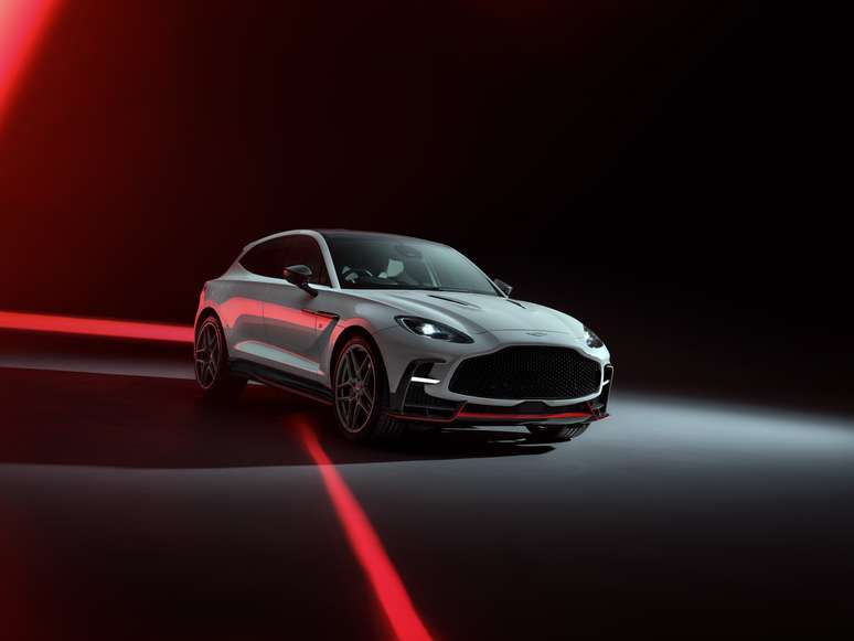 Novo Aston Martin DBX S