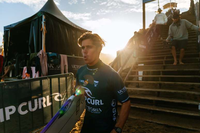 Morgan Cibilic recebe convite e disputa etapa da WSL. 