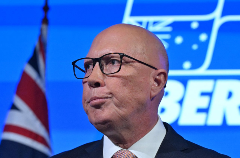 Dutton, que &eacute; l&iacute;der do Partido Liberal e um ex-policial conhecido como linha-dura contra o crime e a imigra&ccedil;&atilde;o, reconheceu sua derrota