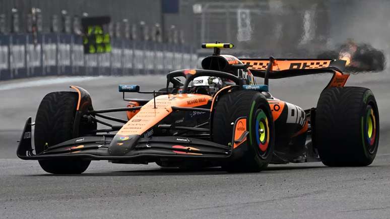 Norris aprovechó la oportunidad para ingresar a un vehículo de seguridad para correr una carrera de sprint en Miami