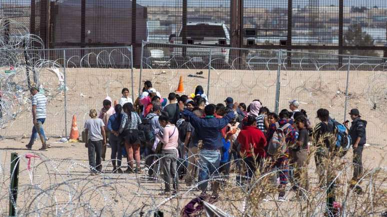 A reforma imigrat&oacute;ria de Reagan n&atilde;o impediu que o n&uacute;mero de imigrantes indocumentados nos EUA aumentasse novamente