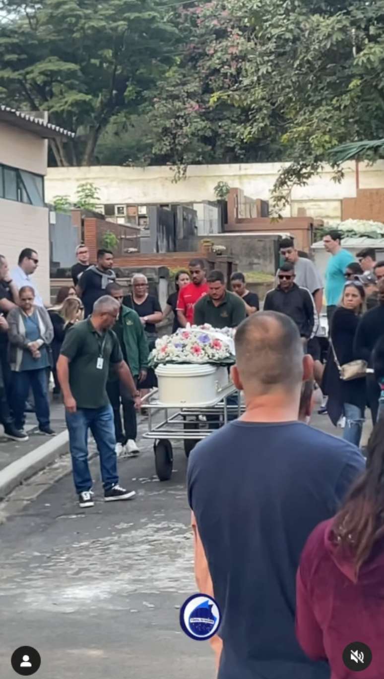 Vel&oacute;rio de Millena Brand&atilde;o - Instagram