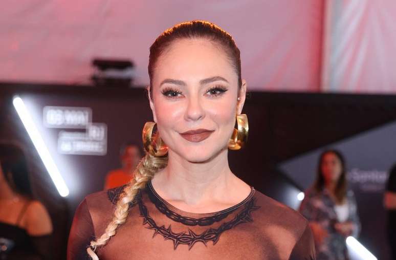 Paolla Oliveira shows a bold look at a Lady Gaga concert