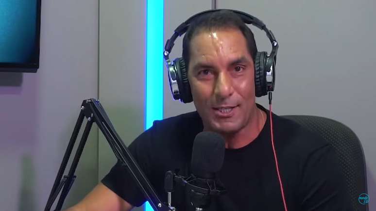 Edmundo comenta caso Daniel Alves. 