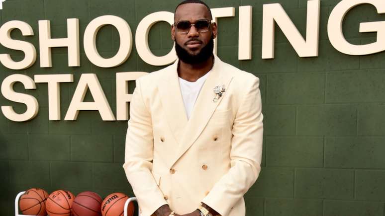 Emergency fashion: Lebron James, honorary president of Met Gala, renounces the event