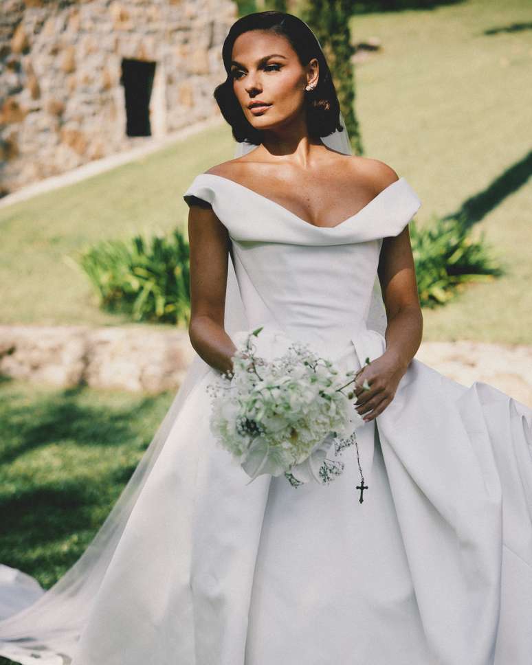 Isis Valverde 