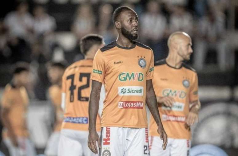 Andr&eacute; Oito/OFEC - Legenda: Allano, atacante do Oper&aacute;rio-PR