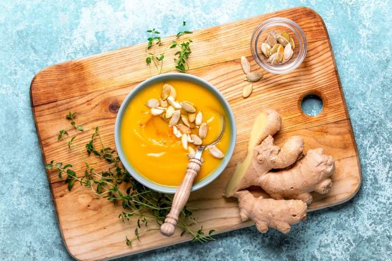 Creme de ab&oacute;bora com gengibre 