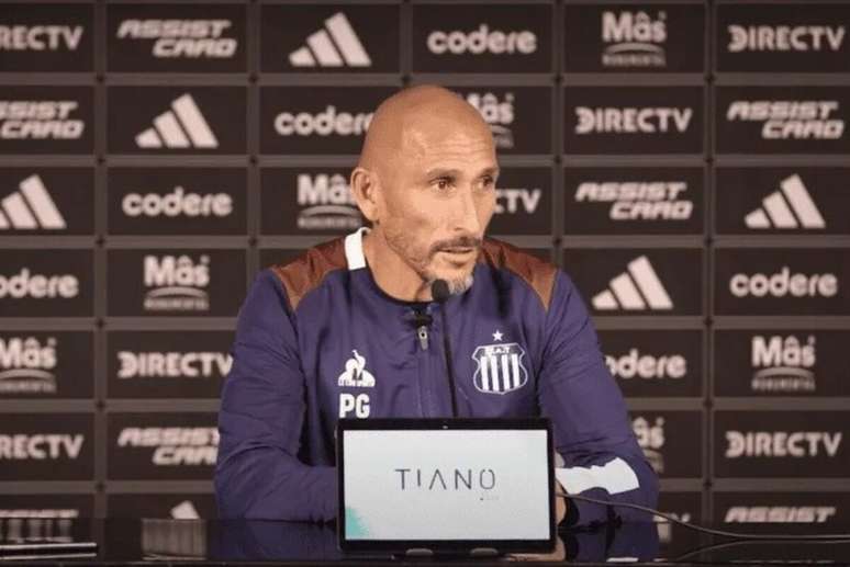 El trabajo de Pablo Guiñazú como entrenador de equipo argentino duró siete partidos -