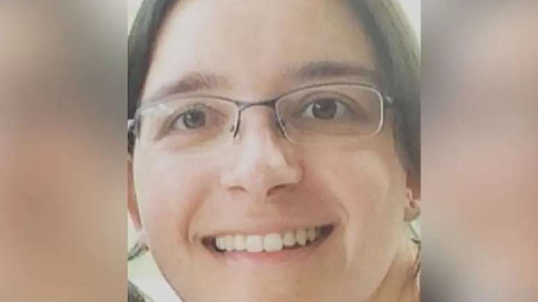 Esposa de professora encontrada morta em terreno baldio &eacute; ouvida pela Pol&iacute;cia