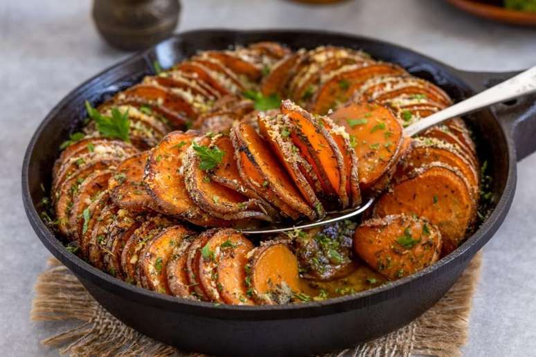 Batata-doce gratinada com ervas