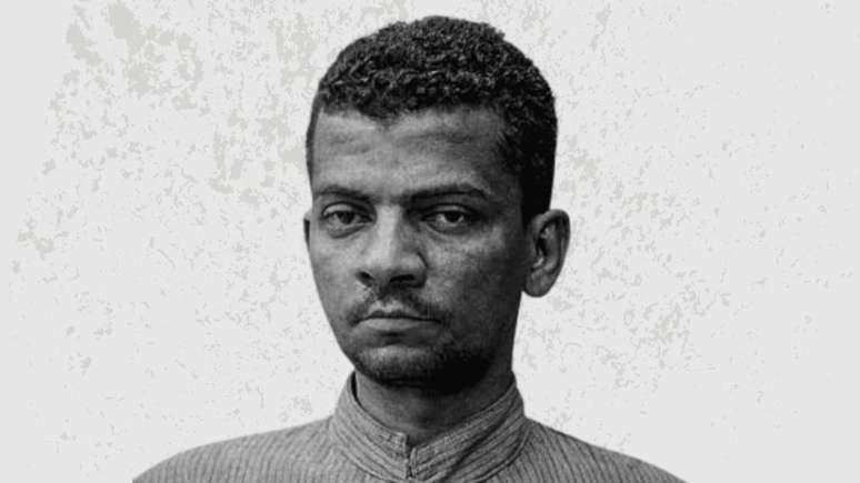 Lima Barreto, primeiro autor negro e periférico a estar entre os grandes da ficção nacional, crescentemente reconhecido após sua morte.