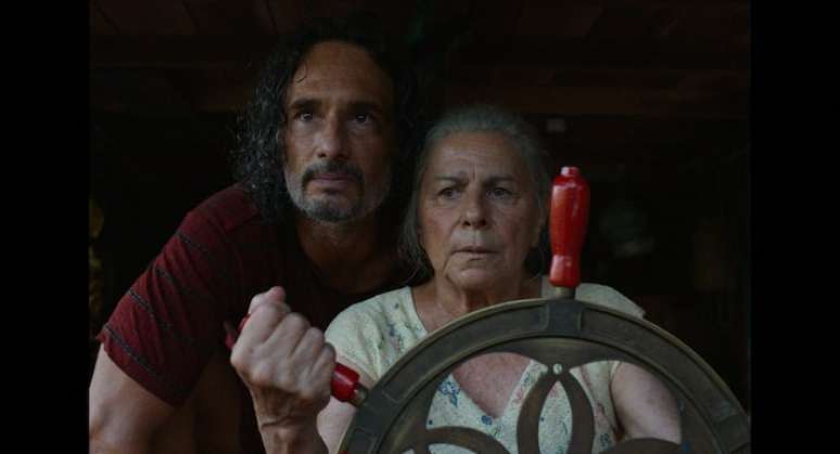 Rodrigo Santoro e Denise Weinberg em 'O Último Azul'