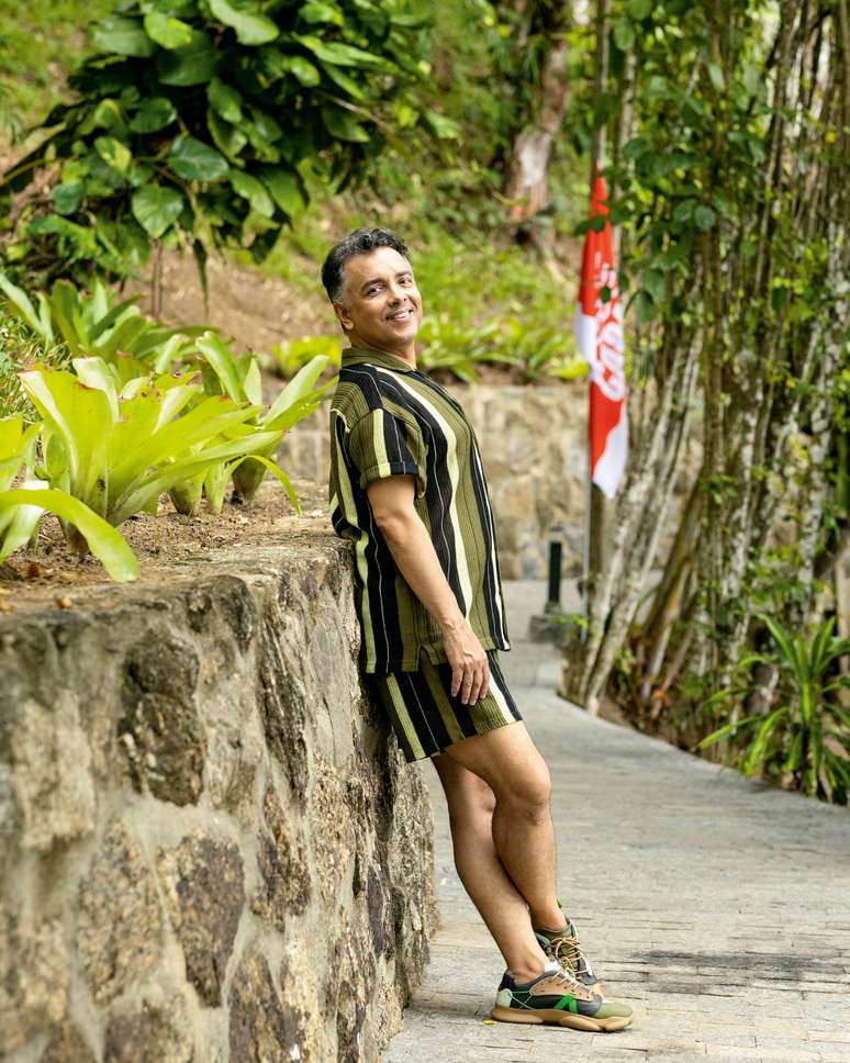 Rodrigo Fagundes na Ilha de CARAS 