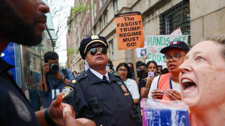 Pesquisadores relatam que a presen&ccedil;a de certas palavras em projetos de pesquisa &eacute; o suficiente para que o financiamento seja interrompido