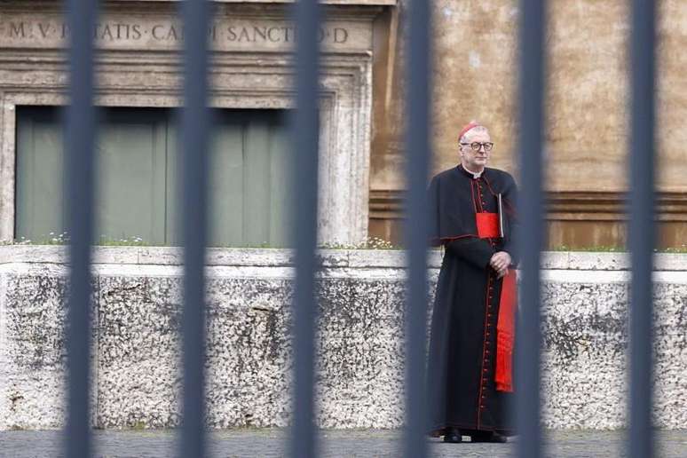The idea that the cardinals must be isolated from the world to elect the new Pope was born in the Middle Ages The idea that the cardinals must be isolated from the world to elect the new Pope was born in the Middle Ages