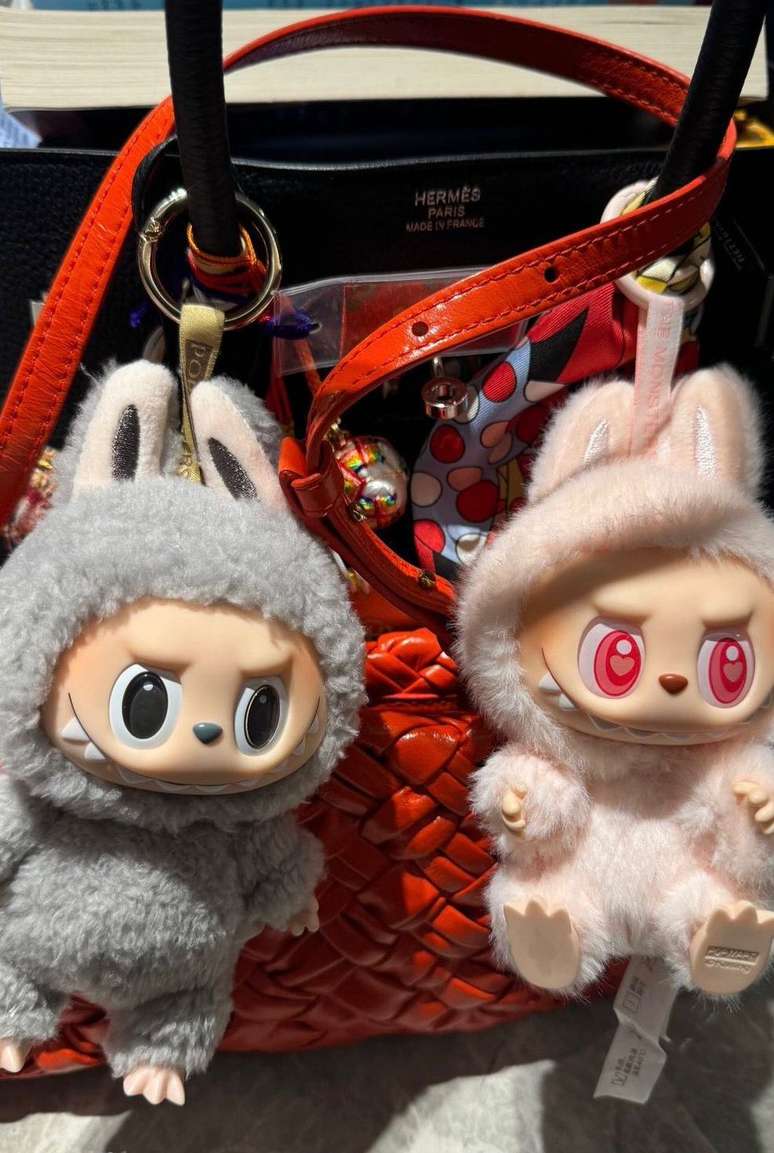 Labubus de Dua Lipa, postados em seu Stories 