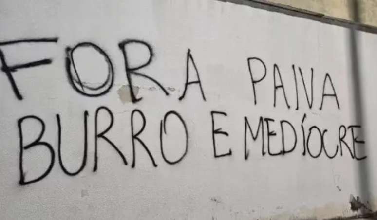 Picha&ccedil;&otilde;es no Nilton-Santos 