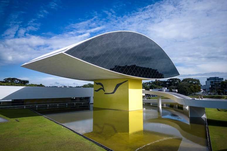 O Museu Oscar Niemeyer, conhecido como “Museu do Olho”, é um dos mais importantes da América Latina 