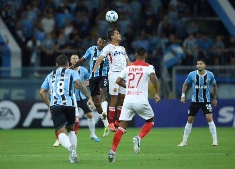 En el juego de Porto Alegre, Grêmio venció a Perú 2-0 - para revelar una imagen/conmebol