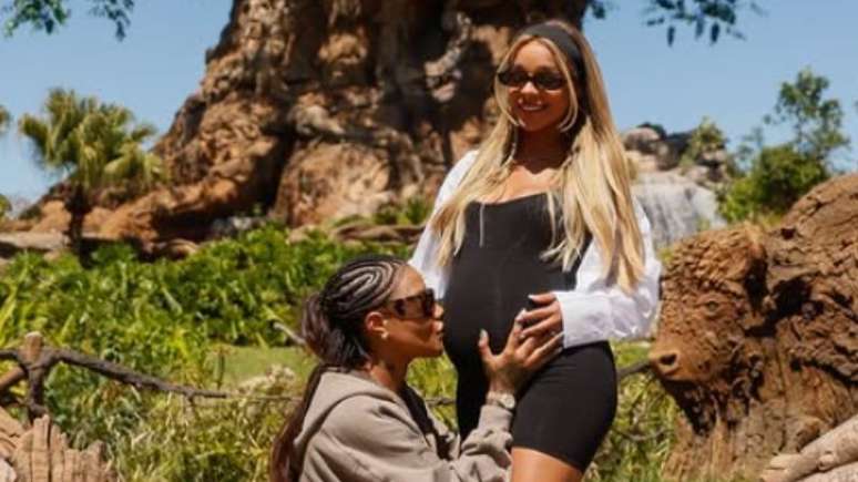 Na reta final da gravidez, Ludmilla e Brunna utilizam alta tecnologia para ver o rostinho da filha; confira imagens registradas de Zuri