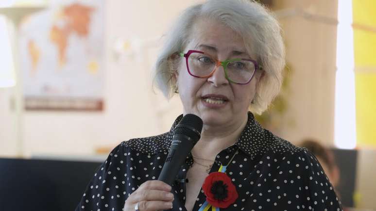 Ekaterina Barabash na sede da ONG Repórteres Sem Fronteiras, em 5 de maio de 2025, em Paris.