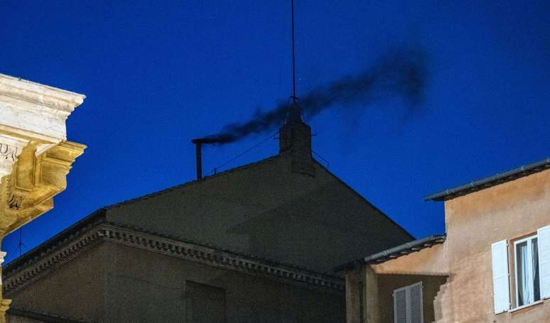 How is Conclave smoke done? Few know it, but the election of the replacement of Pope Francis involves the object used to kill insects in the result How is Conclave smoke done? Few know it, but the election of the replacement of Pope Francis involves the object used to kill insects in the result