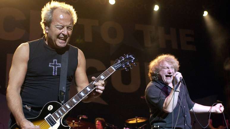 Foreigner: Mick Jones e Lou Gramm em 2002 -