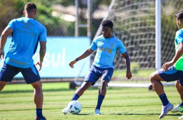 LUCAS UEBEL/GREMIO FBPA - Legenda: Amuzu vira opção para o Grêmio