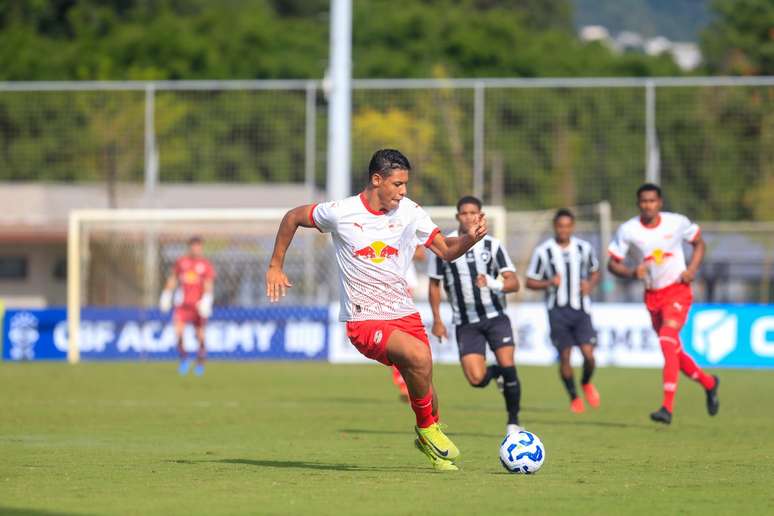 Rodrigo Endrio, jogador do time sub-20 do Red Bull Bragantino. 
