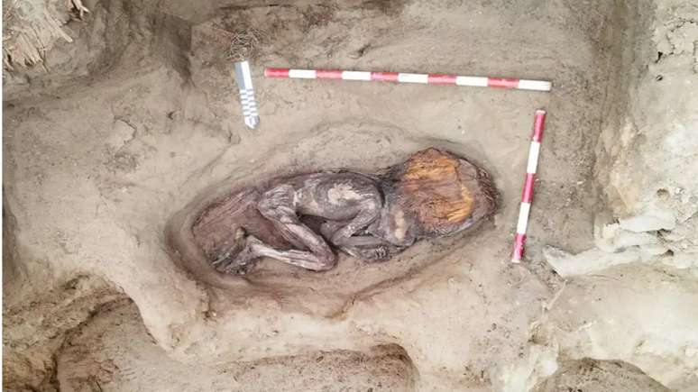 Os restos mortais de uma mulher da elite Caral, que viveu 5.000 anos atrás.
