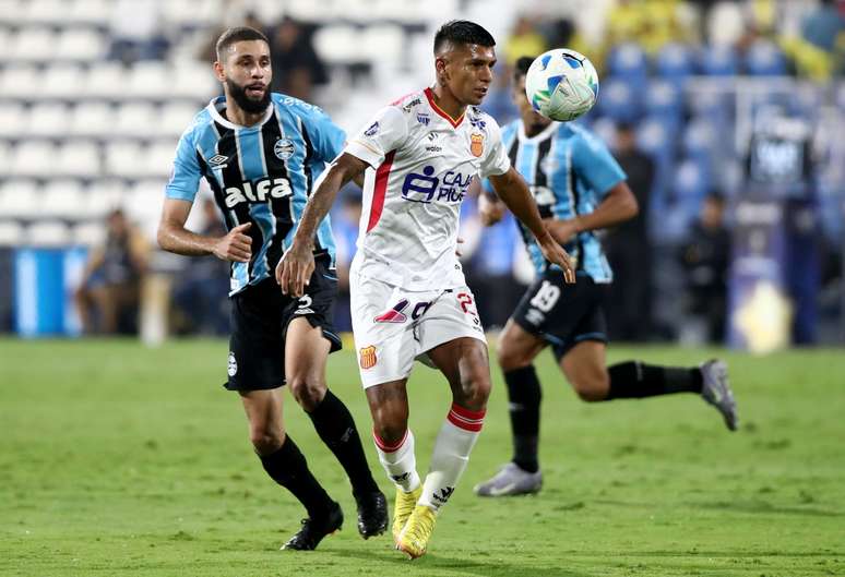 Gr&ecirc;mio e Atl&eacute;tico Grau ficam no empate sem gols na Sul-Americana 