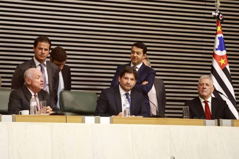 Alesp aprova aumento reajuste de 5% no salário do governador Tarcísio de Freitas 