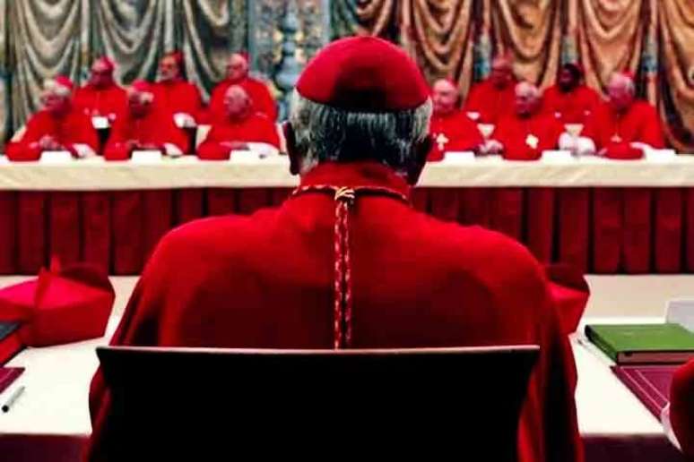 Cardeais do mundo inteiro se reúnem em assembleia e ficam isolados do mundo