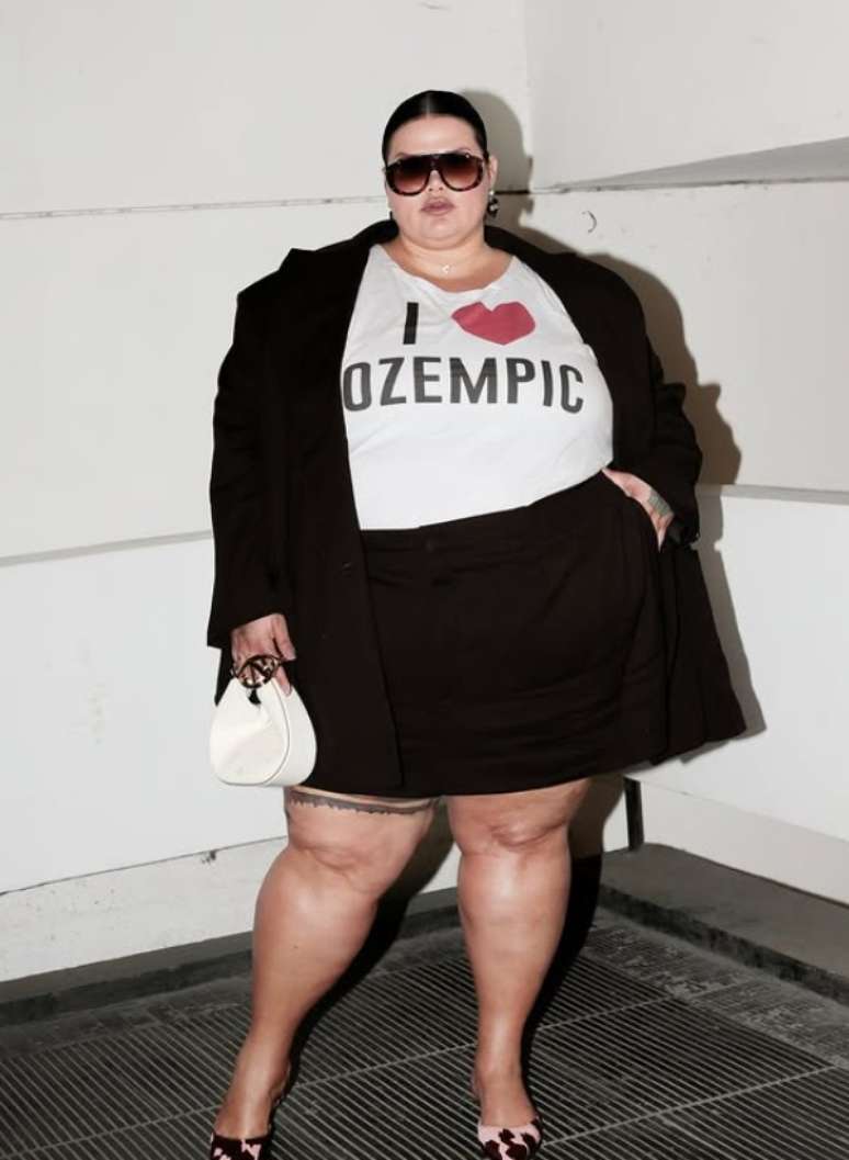 Alvo de recorrente gordofobia na web, Thais Carla brincou com a popularidade das canetinhas injetáveis antes de se submeter a uma bariátrica