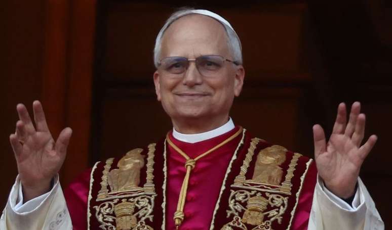 After the announcement of Lion XIV as a new Pope, the unpublished photo of Robert Prevost who has beer in Brazil viralizes on the web. I wait! After the announcement of Lion XIV as a new Pope, the unpublished photo of Robert Prevost who has beer in Brazil viralizes on the web. I wait!