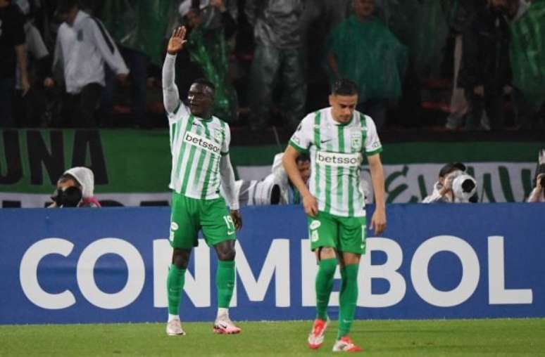 Valencia foi substituído aos 34 minutos do primeiro tempo após sofrer uma lesão muscular –