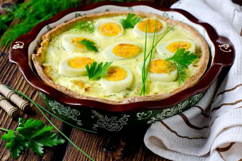 Quiche de repolho com ovos cozidos