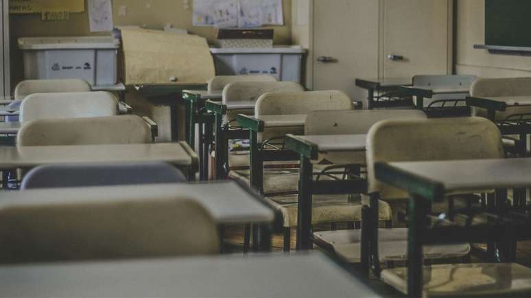 Estudante de 14 anos morre após levar tesourada em escola particular