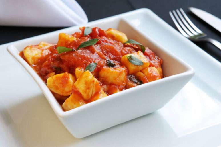 Nhoque de mandioquinha ao molho de tomate 