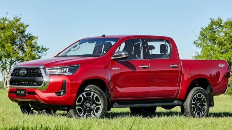 STRADA OPENING EDITION