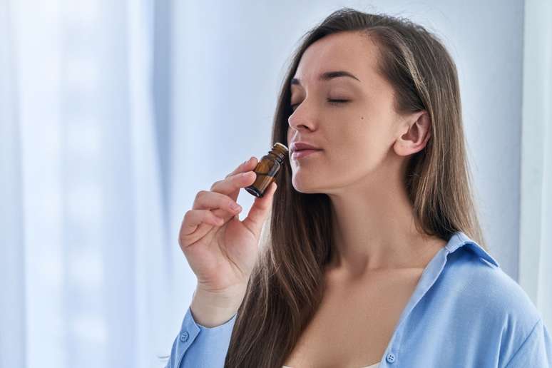 Óleos essenciais de eucalipto e tea tree podem ajudar a reduzir os sintomas de gripe e resfriado 